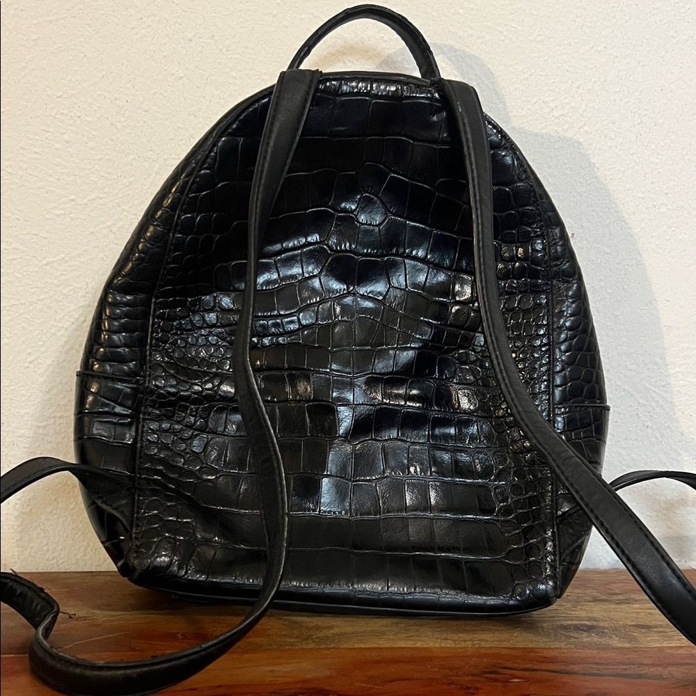 Tory Burch Croc Embossed Black Leather Mini Backpack Purse Gold Logo Casual Luxe - Picture 8 of 16